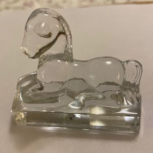 Beautiful small crystal clear glass horse laying down figurine decorative pretty